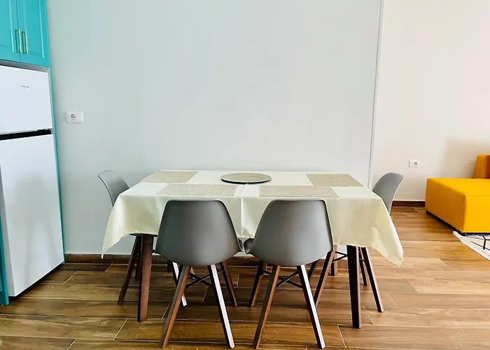 Adora Center 公寓 *